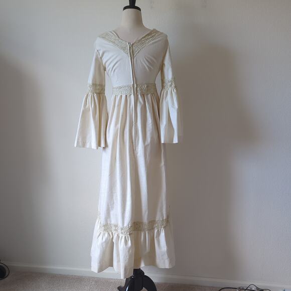 Couriers California Vtg 70s Cottagecore Prairie Maxi Dress Cream Lace Flare XS/S - Picture 3 of 12